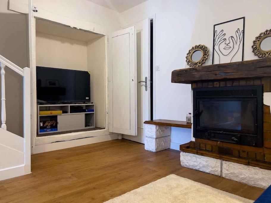 רושקורבון Maison Semi-Troglodyte Avec 4 Velos מראה חיצוני תמונה