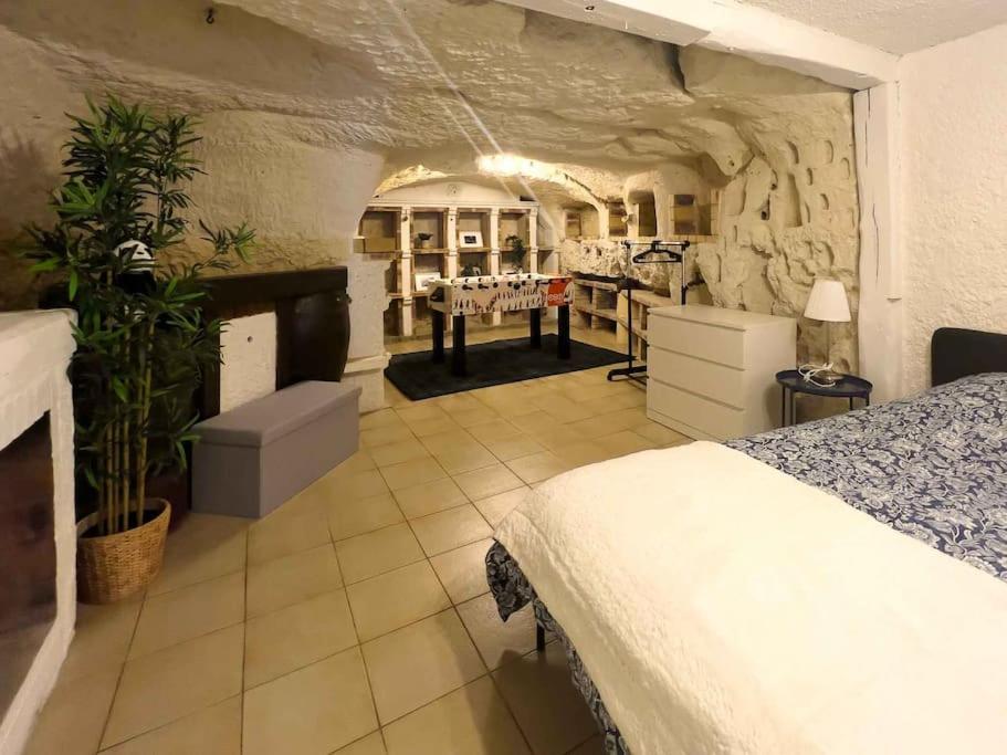 רושקורבון Maison Semi-Troglodyte Avec 4 Velos מראה חיצוני תמונה